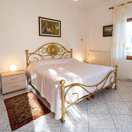 Bilocale Lo Scoglio - Goelba Apartment Portoferraio Bagian luar foto