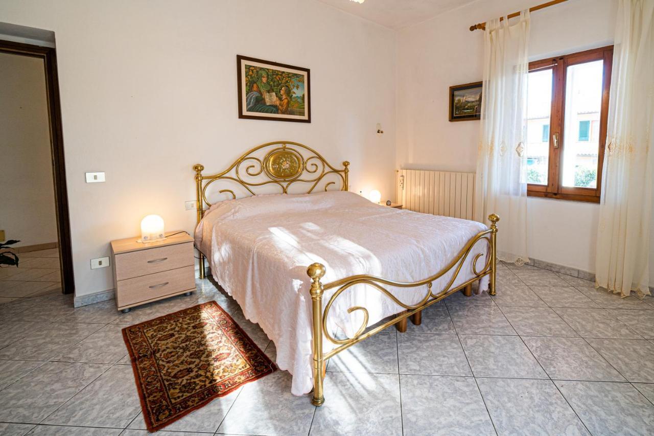 Bilocale Lo Scoglio - Goelba Apartment Portoferraio Bagian luar foto